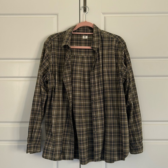 Uniqlo plaid button up shirt - Picture 1 of 3